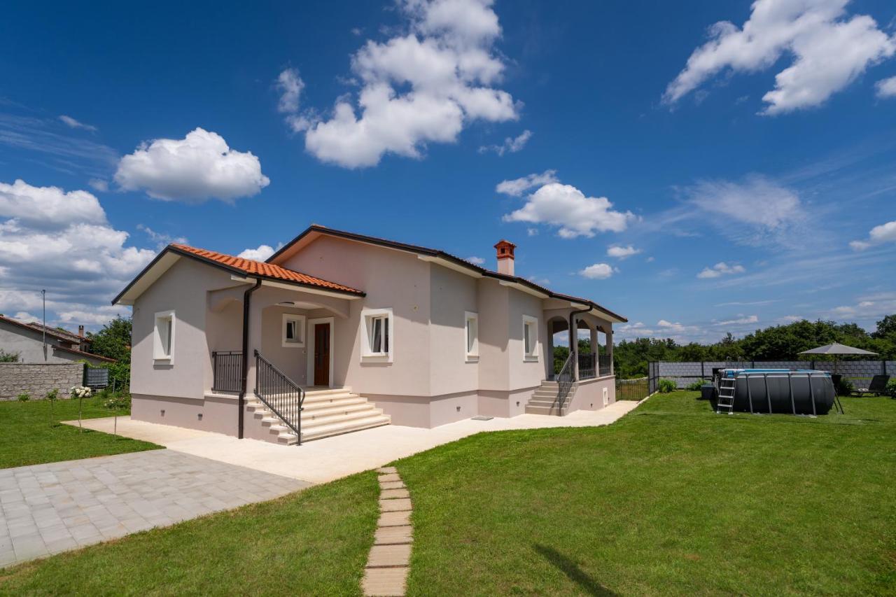 Holiday House Leana パジン エクステリア 写真