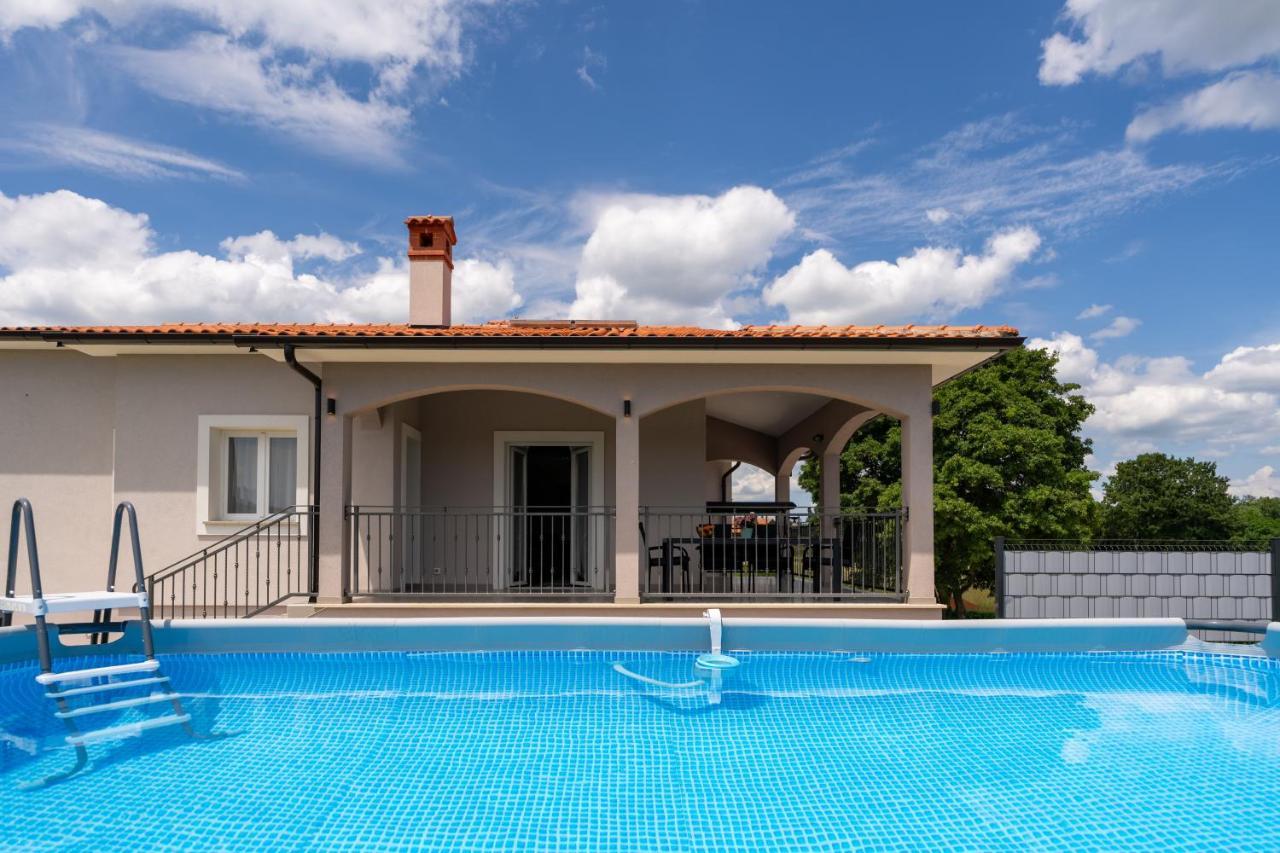 Holiday House Leana パジン エクステリア 写真